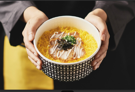 한솥도시락 치킨마요. 한솥도시락 제공